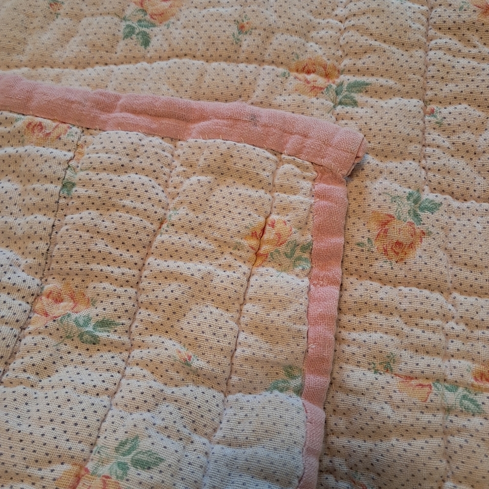 Vintage Antique Pink Quilt 68x84 Twin Floral Shabby Chic Cottage Retro Country - Picture 8 of 16